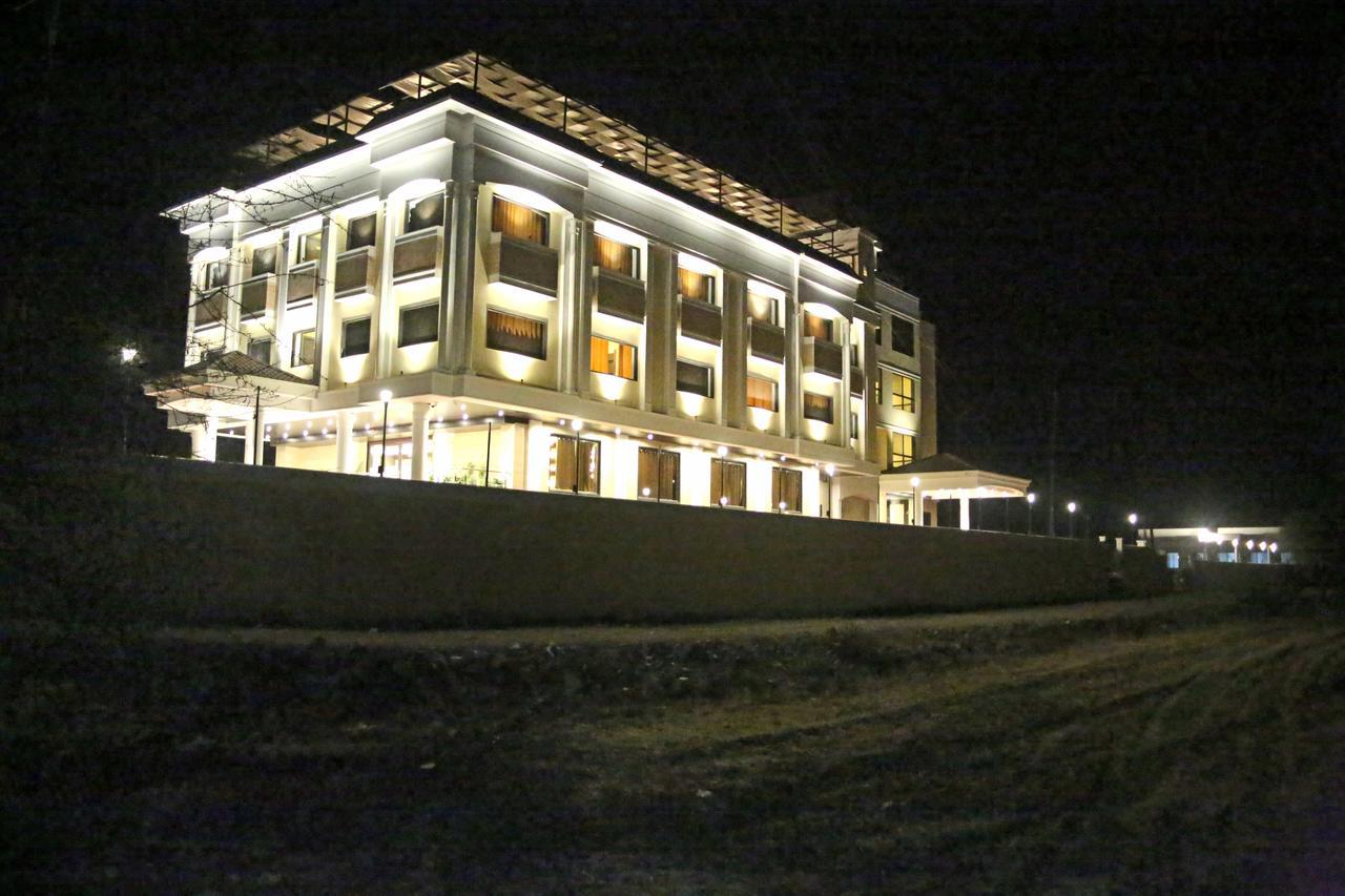 Hotel Lavanya Palace Ratlām Esterno foto
