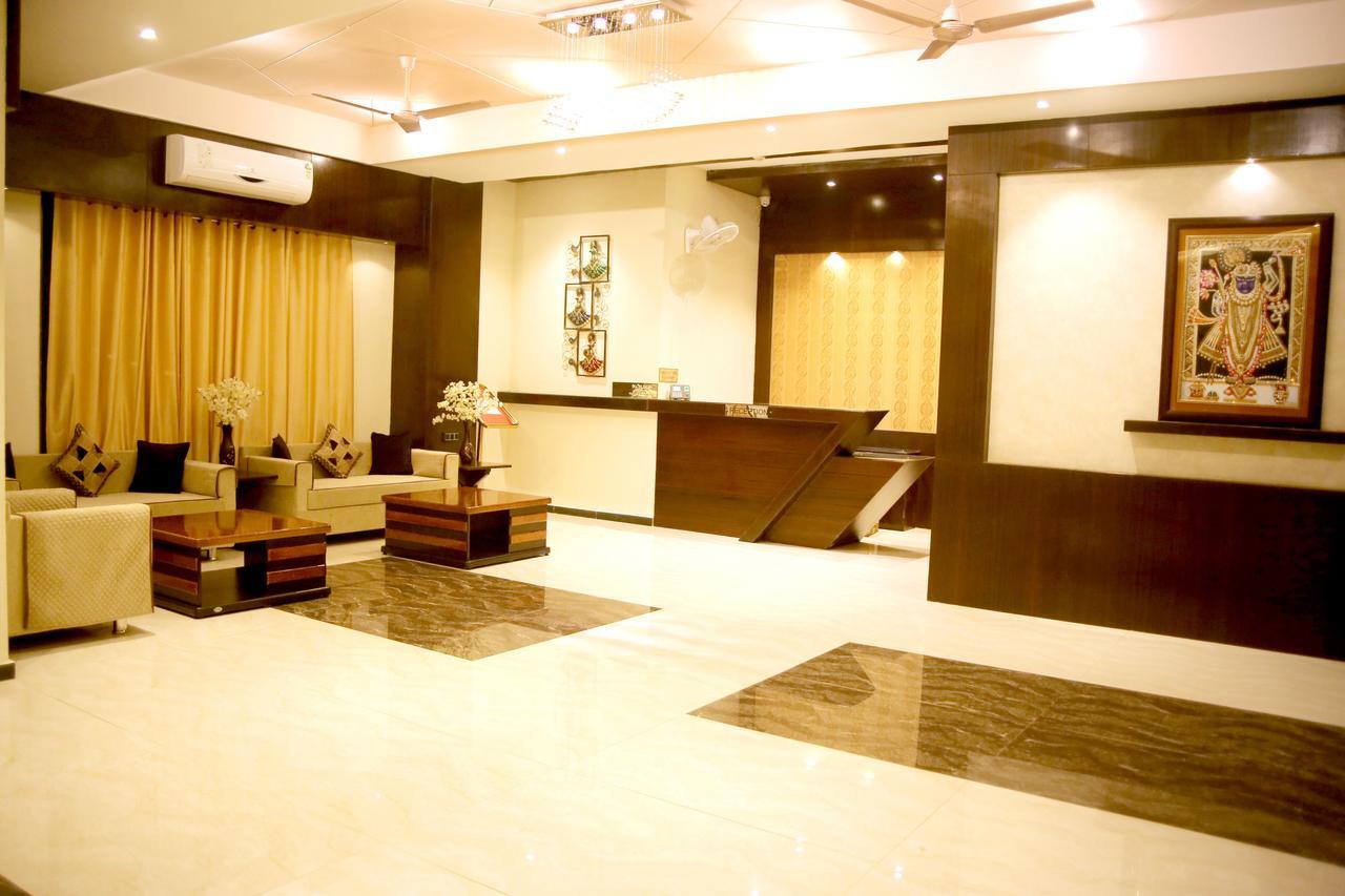 Hotel Lavanya Palace Ratlām Esterno foto