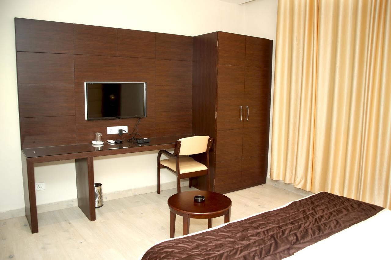 Hotel Lavanya Palace Ratlām Esterno foto