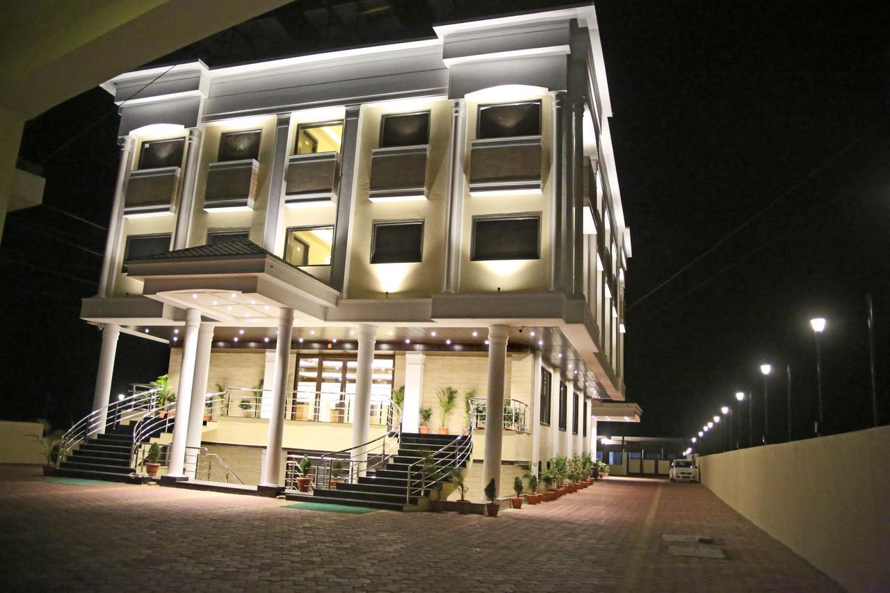 Hotel Lavanya Palace Ratlām Esterno foto