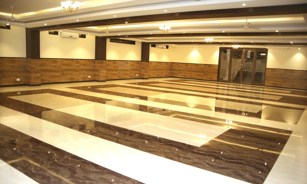Hotel Lavanya Palace Ratlām Esterno foto