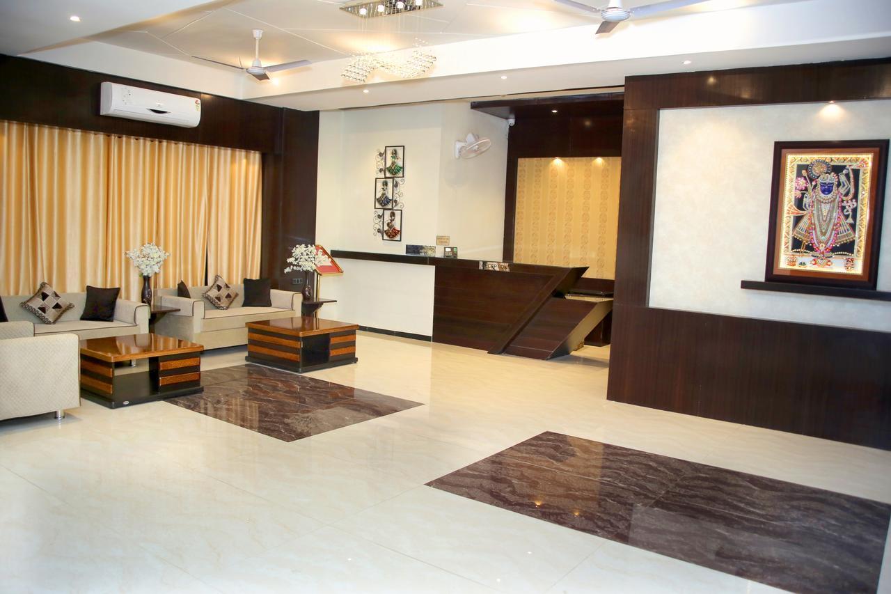 Hotel Lavanya Palace Ratlām Esterno foto